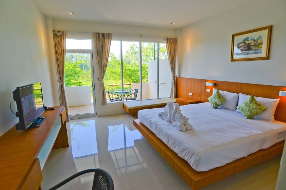 เดอะ ทัช กรีน โฮเทล แอนด์ ฟิตเนส ในยาง  Hotel Nai Yang ภายนอก รูปภาพ